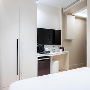 Camera basic con letto king size